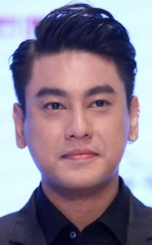 Ken Chu (朱孝天) .